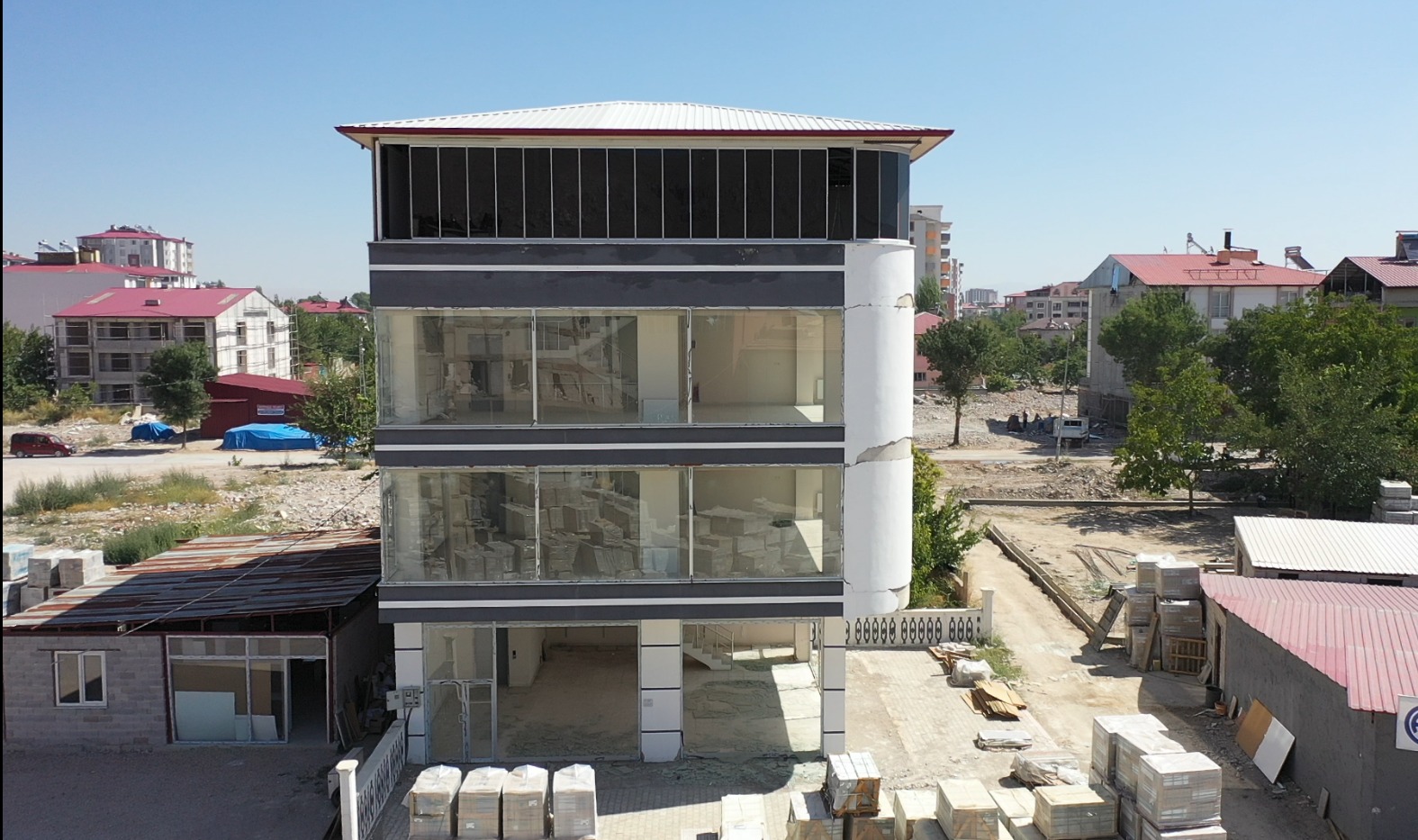 Elbistan Belediye Başkanı Mehmet Gürbüz, Elbistan genelinde farklı noktalarda Etüt