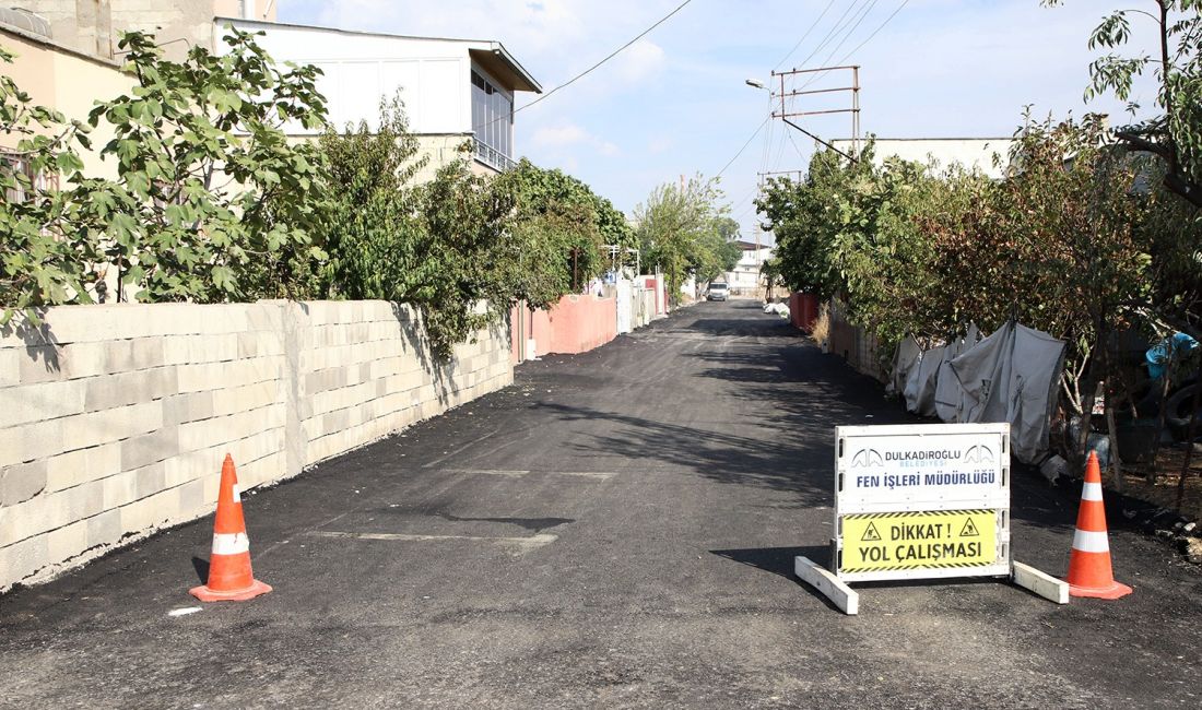 Dulkadiroğlu Belediyesi Fen İşleri Müdürlüğü ekipleri, Eyüp Sultan Mahallesi’nde asfalt