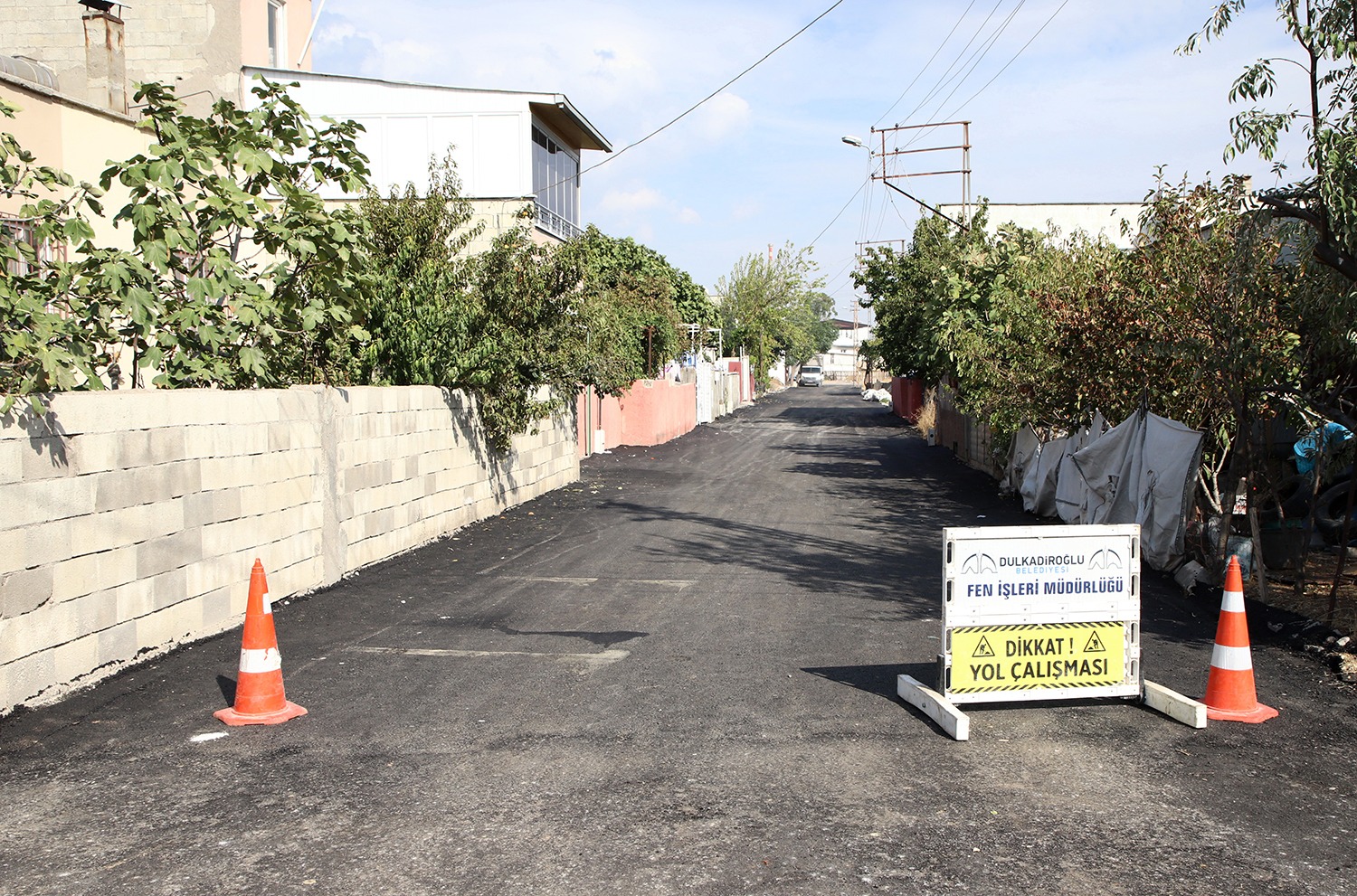 Dulkadiroğlu Belediyesi Fen İşleri Müdürlüğü ekipleri, Eyüp Sultan Mahallesi’nde asfalt