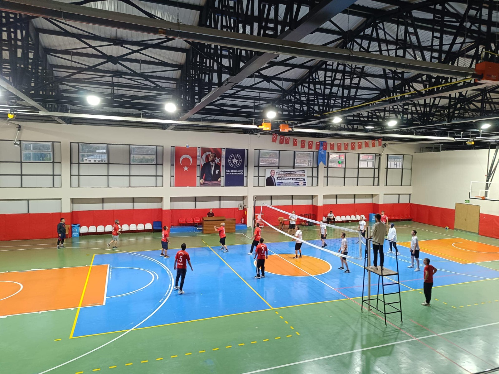 Andırın’da Öğretmenler Günü anısına voleybol turnuvası