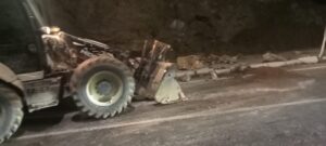 Kahramanmaraş’ın Andırın – Göksun yolu üzerinde Oluşan heyelan nedeni ile