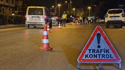 Onikişubat ilçesindeki kuzey çevre yolunda otomobil ile motosikletin çarpışması sonucu