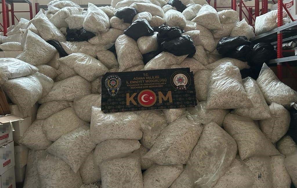 ADANA’DA POLİS EKİPLERİ BİR DEPOYA YAPTIĞI BASKINDA 37 MİLYON GÜMRÜK