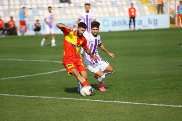 İLGİNİZİ ÇEKEBİLİR: Mezitlililer şampiyonluk maçını dev ekrandan izledi Altaylı futbolcu