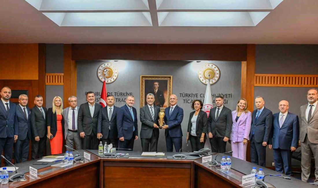 ATSO YÖNETİM KURULU BAŞKANI ALİ BAHAR VE BERABERİNDEKİ HEYET, SEKTÖRLERİN