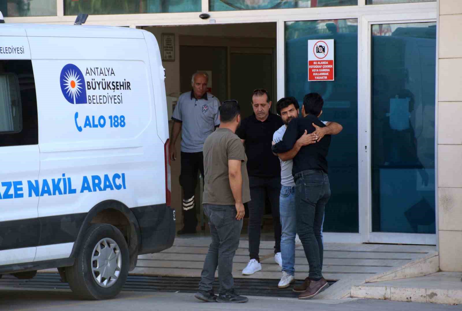 GENCİN CENAZESİ YAKINLARI TARAFINDAN HATAY’IN ANTAKYA İLÇESİNDE TOPRAĞA VERİLMEK ÜZERE