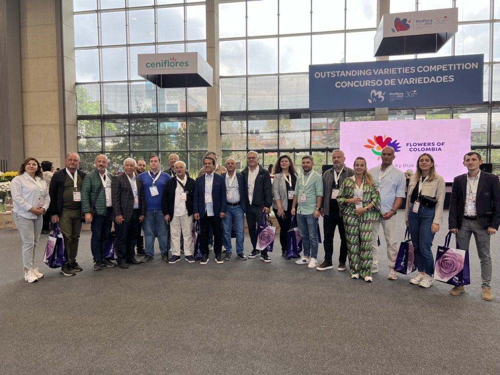 ATB heyetinden, kesme çiçek üretim merkezi Kolombiya’ya çıkarma 1 atb heyetinden kesme cicek uretim merkezi kolombiyaya cikarma 653fea1