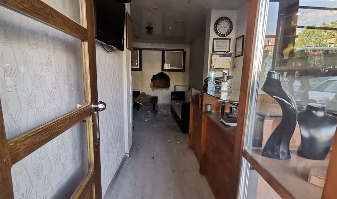 Kahramanmaraş’ta camiye namaz kılmak için giden kuyumcunun işyeri, duvarı delerek