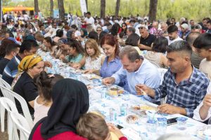 Başkan Seçer: “Memleketimize hizmet eden taş üstüne taş koyan herkesi çok seviyoruz”