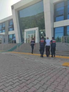 Burdur’da jandarma asayiş çalışmalarında yakalanan 4 şüpheli tutuklandı