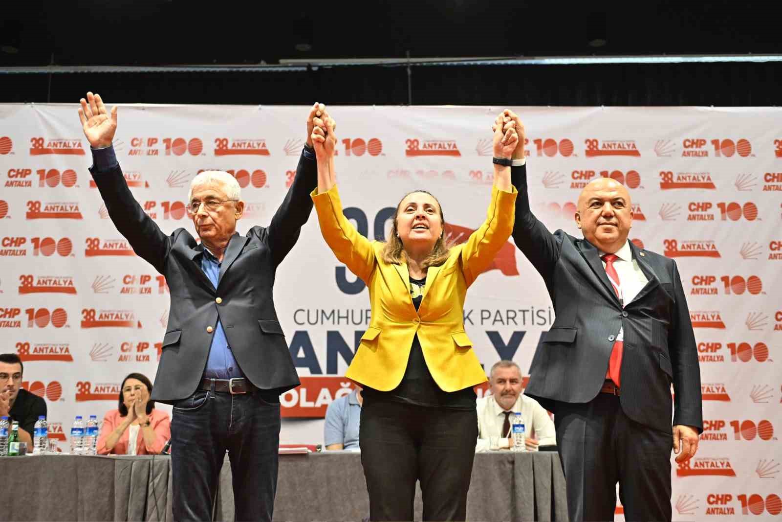 CHP’NİN 38'İNCİ OLAĞAN ANTALYA İL KONGRESİ’NDE CUMHURİYET HALK PARTİSİ ESKİ