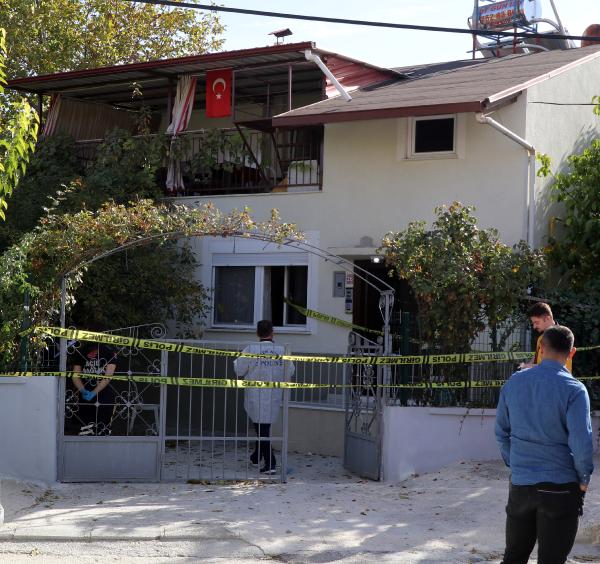 Mesut MADAN/BURDUR, (DHA)-BURDUR’da oturduğu evde ölü bulunan Bayram Sertcan’ın (76)