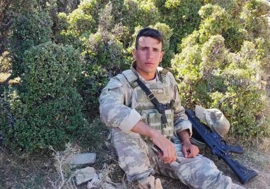 PENÇE HAREKAT BÖLGESİNDE, EL YAPIMI PATLAYICININ İNFİLAK ETMESİ SONUCU AĞIR