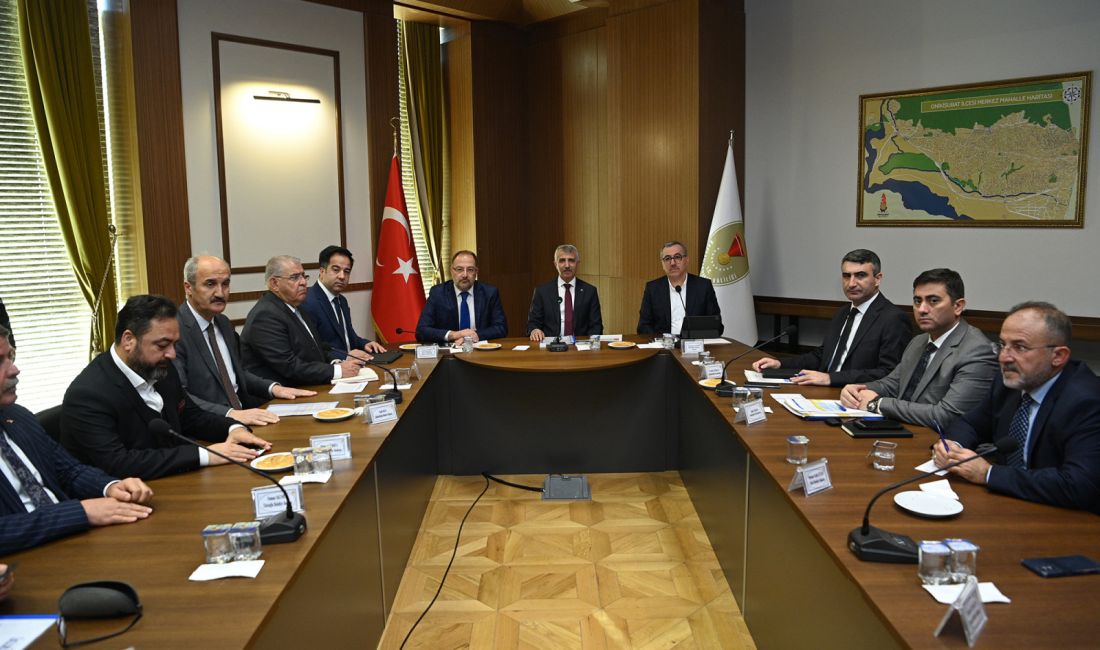 Büyükşehir Belediye Başkanı Hayrettin Güngör, yürütülen çalışmaları yerinde incelemek üzere