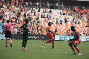 Trendyol 1.Lig: Adanaspor: 4 – Giresunspor: 2 (Maç sonucu)