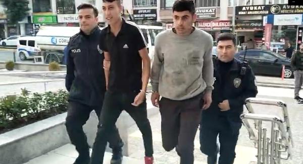 Yusuf ÇINAR/ÇORUM, (DHA)- ÇORUM’da 2 kişinin parasını tüfekle gasbetmek suçundan yakalanan 4