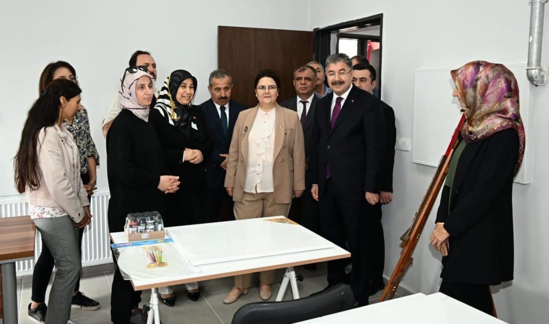 Kadın Bağımlılıkla Mücadele Merkezi düzenlenen törenle açıldı.