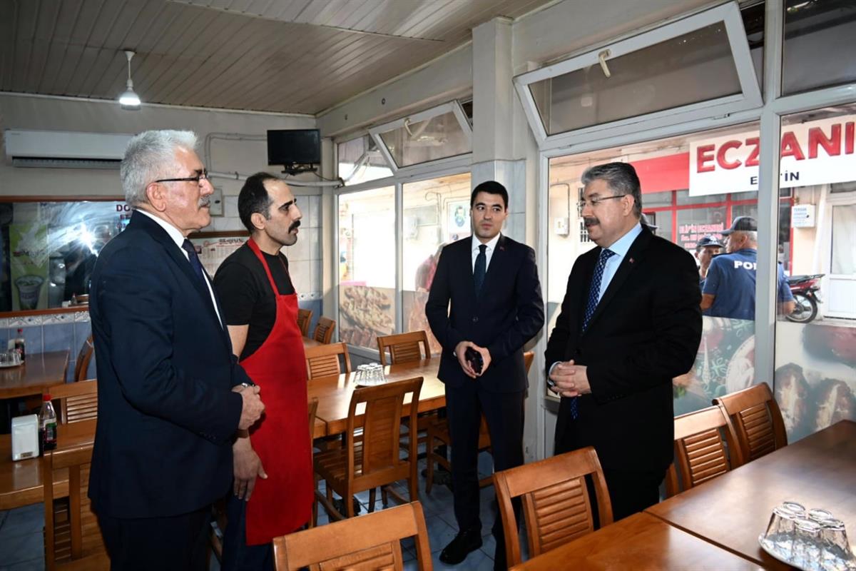 VALİ DR. ERDİNÇ YILMAZ, "YARIŞMACI KEBAP USTASI AHMET UÇAN'I ZİYARET ETTİ