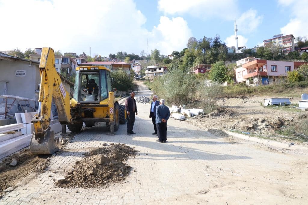 BAŞKAN DOĞAN YOL YENİLEME ÇALIŞMALARINI İNCELEDİ