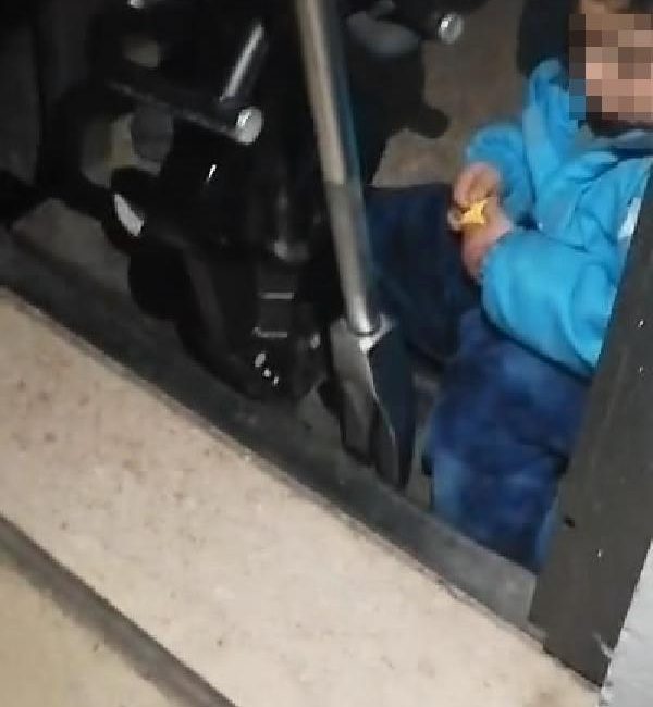 Bayram AYHAN/ BATMAN, (DHA)- BATMAN’da, bacağı, asansör ile duvar arasında