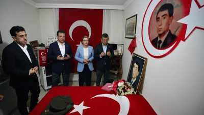Osmaniye’de gerçekleşen ziyarette CHP Genel Başkanı Özgür Özel, şehit uzman