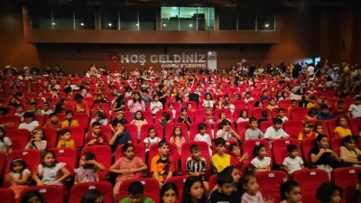 Kadirli  Belediyesi, kültürel faaliyetleri kapsamında “Çizmeli Kedi Mutlu Düşler Ülkesi