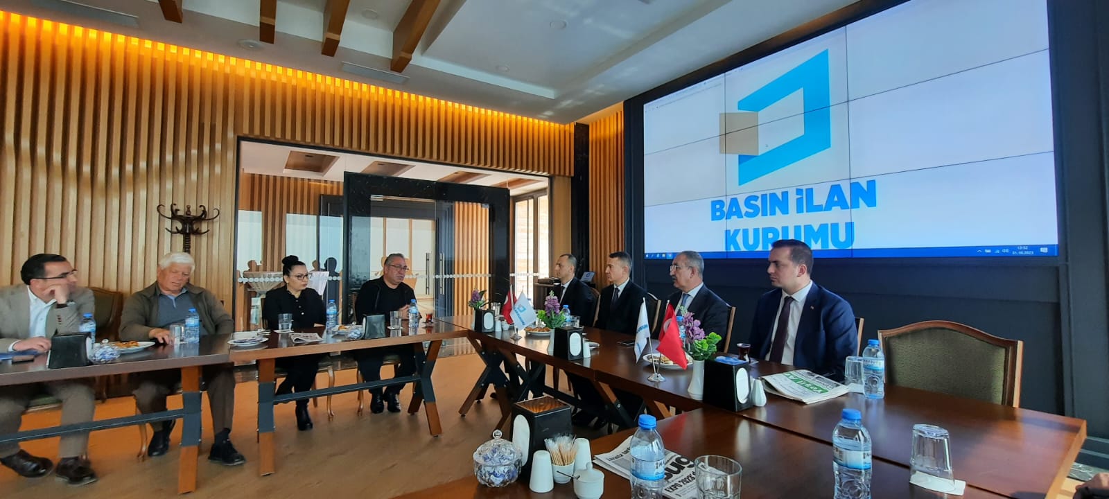 BİK Müdürü Cavit Gazetecilerin sorunlarını dinledi
