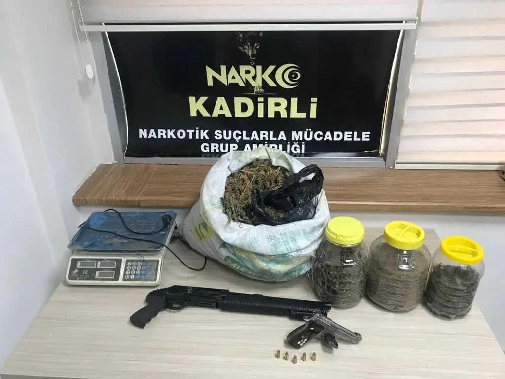 Uyuşturucu Operasyonu 3 Kişi Tutuklandı