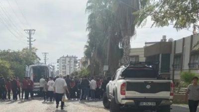 Kadirli’de motosikletin çarptığı biri ogrenci 2 kişi yaralandı. Kaza Şehit