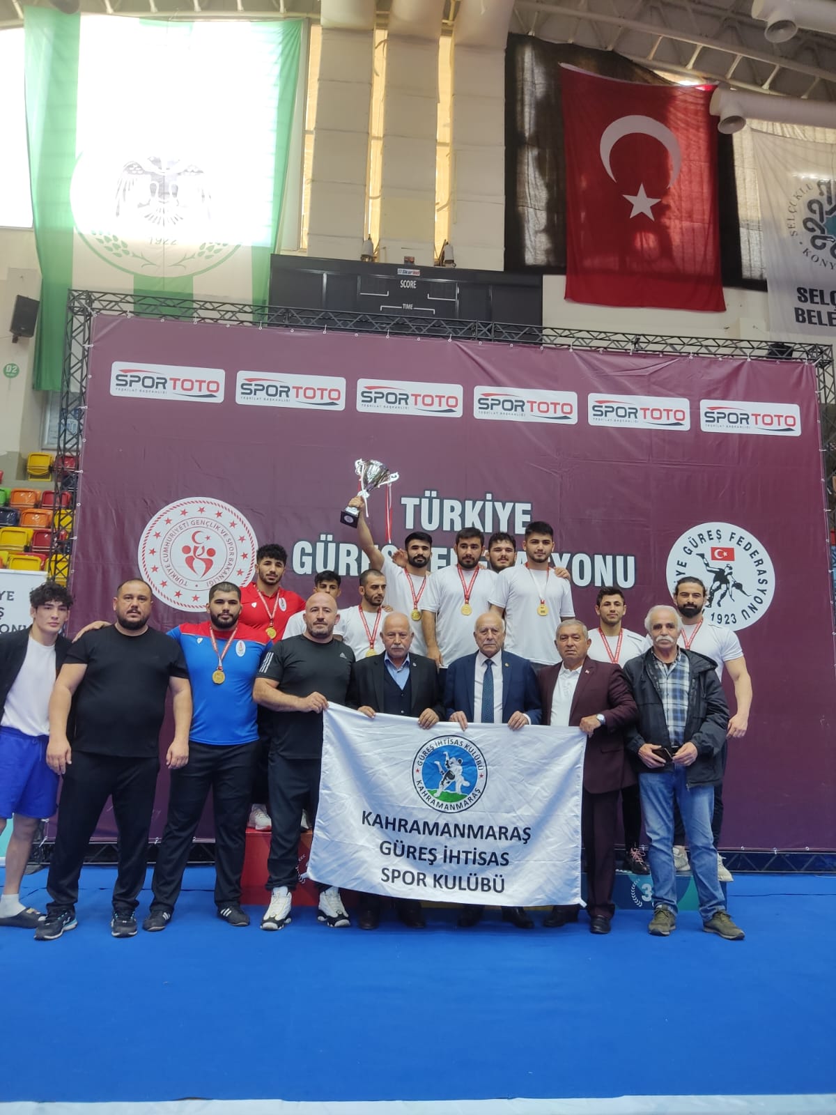 Güreş i̇htisas spor kulübü namağlup şampiyon oldu