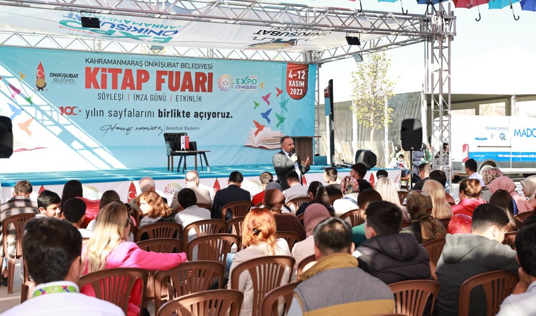 Söyleşi, imza günleri ve etkinliklerle hız kesmeden devam eden EXPO