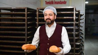 Elbistan Belediye Başkanı Mehmet Gürbüz, Halk Ekmek Fabrikası’nın günlük üretim