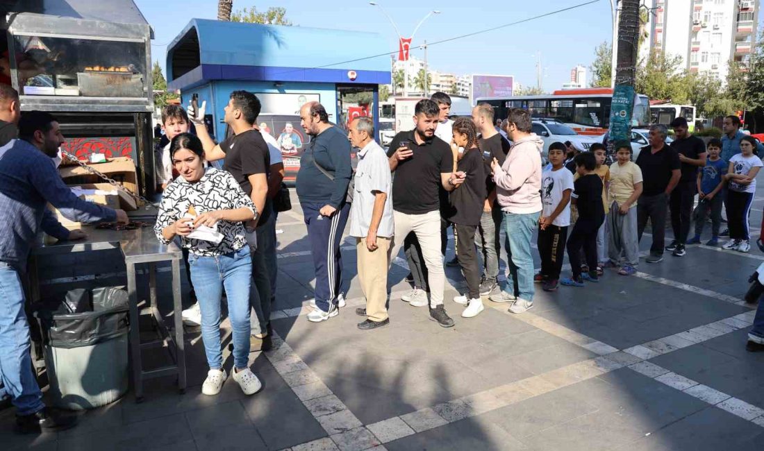 ADANA’DA BİR GRUP ESNAF