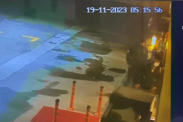 Erkan ALTUNTAŞ/AKSARAY, (DHA)- AKSARAY’da bir akaryakıt istasyonunun market kasasından 49