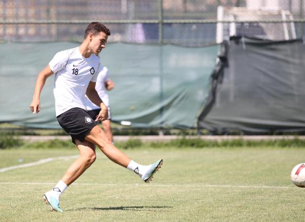 Mustafa KÖPRÜLÜ / İZMİR, (DHA) – Altay’da genç santrfor Mehmet