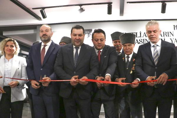 Ankara’da ‘Kıbrıs Gerçekleri’ sergisi açıldı Umutcan ÖREN- Ali Eren İĞDE/ ANKARA, (DHA)- ANKARA’da, Kıbrıs Barış