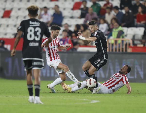 İLGİNİZİ ÇEKEBİLİR: Turgutluspor – Hacettepe 1945 (FOTOĞRAFLAR) Sivasspor, Trabzonspor maçına