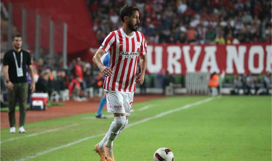 ANTALYASPOR'UN 28 YAŞINDAKİ FORVETİ