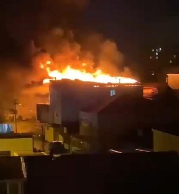 Muharrem ÇAM- Kasım AKTAĞ/ İSTANBUL, (DHA)- ATAŞEHİR’de 2 katlı binanın