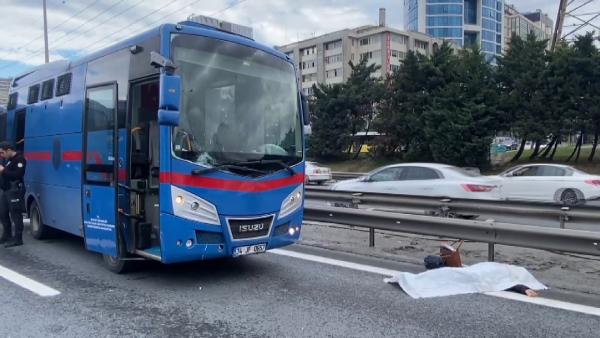 bahcelievlerde cezaevi aracinin carptigi kadin oldu d761491