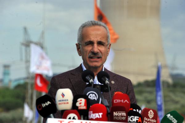 Denizhan KARAHANCI- Mehmet İNAN/BURSA, (DHA)- ULAŞTIRMA ve Altyapı Bakanı Abdulkadir