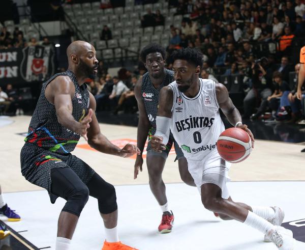 İSTANBUL, (DHA) –  SALON: BJK Emlakjet Spor Kompleksi HAKEMLER: Yener