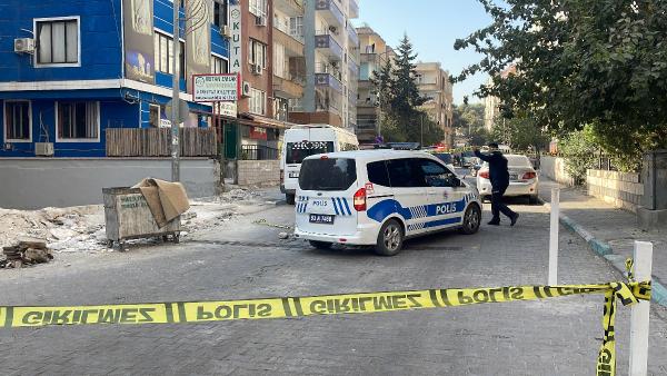 Ali LEYLAK- Ömer ŞULUL/ŞANLIURFA, (DHA)- ŞANLIURFA’da Ahmet Dişçi (51), sokak