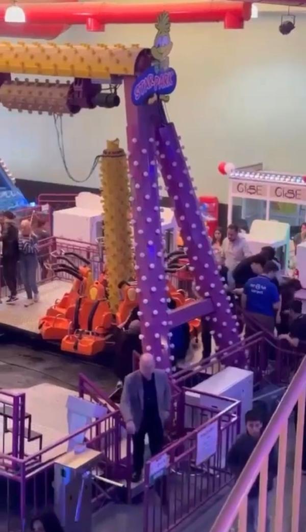 Bursa'da AVM'nin oyun salonunda bağlantı demiri kopan salıncaktaki 5 çocuk yaralandı
