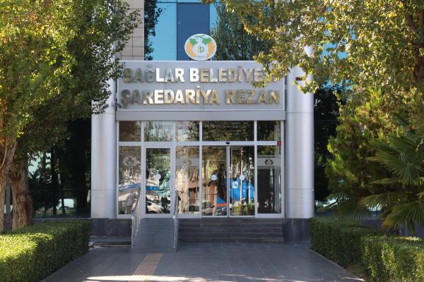 DİYARBAKIR,(DHA)- DİYARBAKIR’da Bağlar Belediyesi’nde görevli F.K. ile belediye başkan yardımcısı