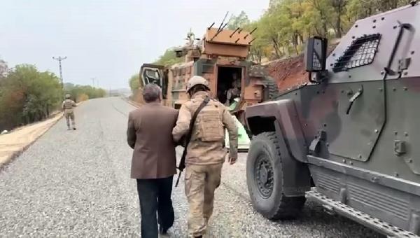 Seyfettin EKEN/DİYARBAKIR, (DHA)- DİYARBAKIR’da jandarmanın düzenlediği operasyonda 204 kilo esrar,