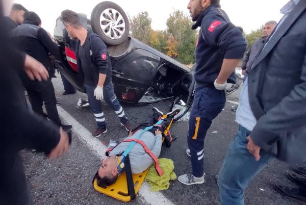 Seyfettin EKEN- Gıyasettin TETİK/ DİYARBAKIR, (DHA)- DİYARBAKIR’da, sürücüsünün kontrolünden çıkarak takla