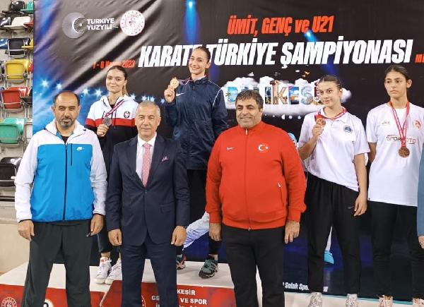 Diyarbakırlı Sena, 6. kez Türkiye Karate Şampiyonu oldu