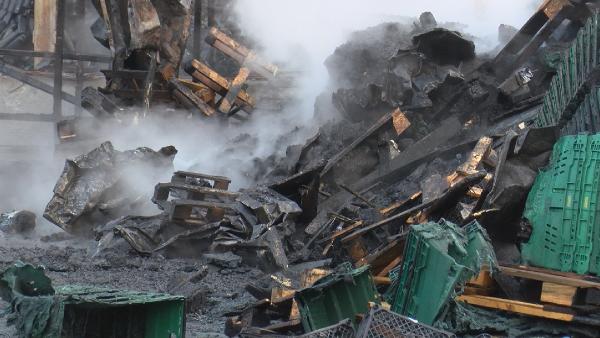 Esenyurt'ta kimyasal madde deposundaki yangın kontrol altına alındı 1 esenyurtta kimyasal madde deposundaki yangin kontrol altina alindi ab7243b