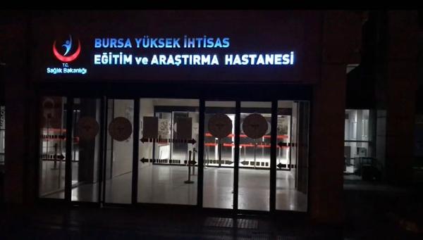 Yiğithan HÜYÜK/BURSA, (DHA)- BURSA’nın Gürsu ilçesinde, evinde tabancayla omzundan yaralanan